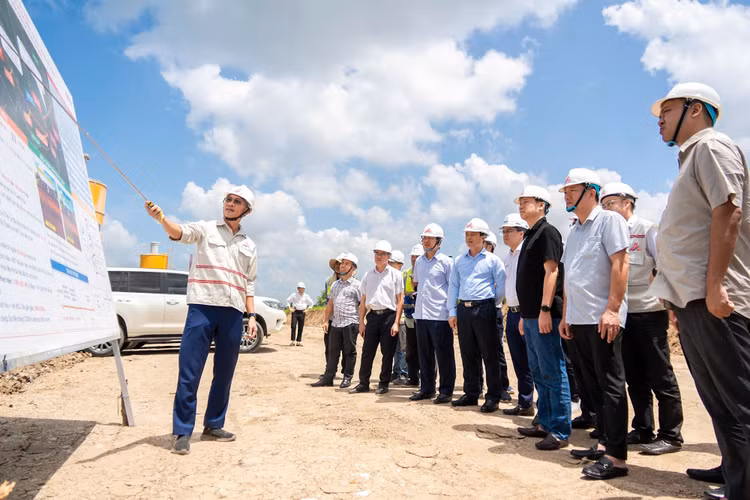 Tỉnh Hưng Yên đang nghiên cứu cách tổ chức, quản lý và vận hành Trường THPT Nghĩa Trụ theo định hướng số hóa ngay từ giai đoạn đầu tư. Ảnh: Đèo Cả
