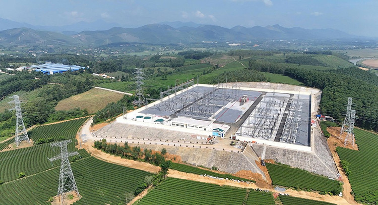 Toàn cảnh Trạm biến áp 220kV Phú Thọ 2 và đường dây đấu nối (ảnh: EVNNPT)