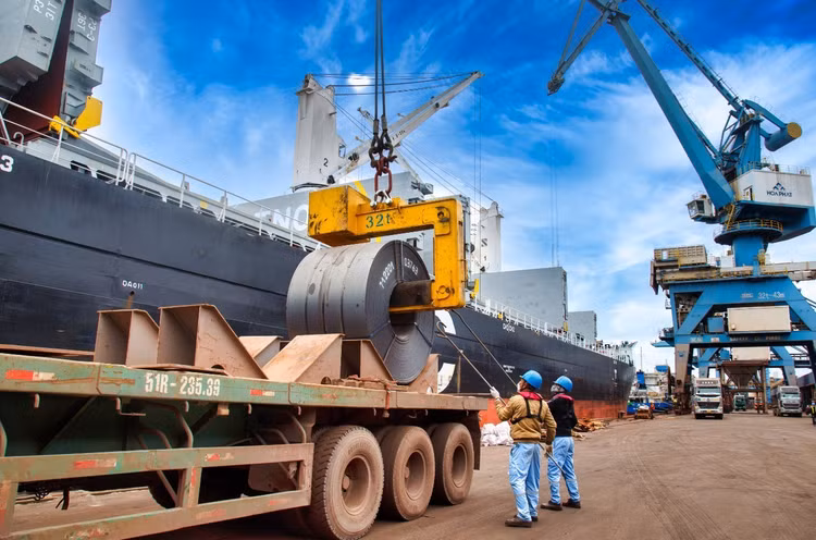 Lò cao số 1 của Hòa Phát Dung Quất 1 vận hành trở lại, gia tăng sản lượng bán hàng (ảnh: HP)