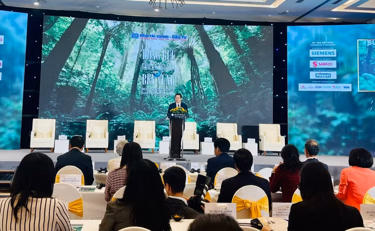 Thứ trưởng Bộ Tài chính Nguyễn Đức Tâm phát biểu tại Hội thảo Phát triển bền vững 2025 với chủ đề: "Động lực cho kỷ nguyên bền vững"