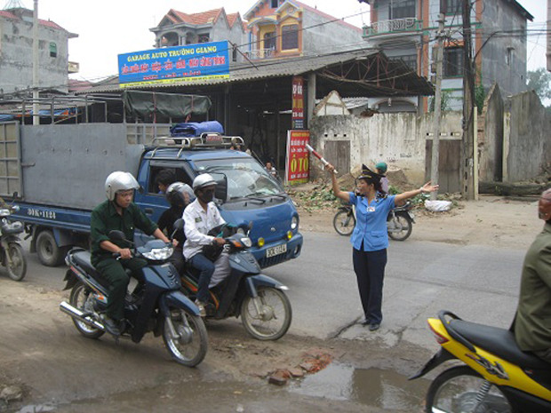 Thanh tra giao thông đóng góp vào hoạt động đảm bảo giao thông thông suốt và an toàn. Ảnh: T.A