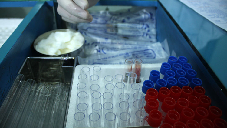 Bộ Y tế chủ trương thực hiện đấu thầu tập trung ở cấp quốc gia với một số vật tư y tế để giảm giá và kiểm soát tình trạng loạn giá trúng thầu. Ảnh: Lê Tiên