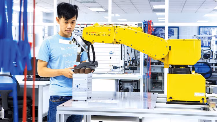 Để thực hiện toàn diện cải cách Chỉ số khởi sự kinh doanh, đòi hỏi không chỉ sửa Luật Doanh nghiệp mà cả pháp luật có liên quan về thuế, lao động. Ảnh: Minh Khuê