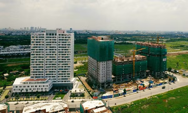 Theo dự báo của JLL, căn hộ bình dân có thể tăng giá 10% mỗi năm trong 3 năm tới, tương đương tổng mức tăng cho chu kỳ này là 30%. Ảnh:Hao Bui