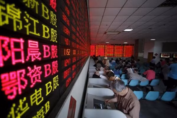 Nhiều thị trường châu Á chịu tác động từ Triều Tiên và châu Âu. Ảnh: Reuters