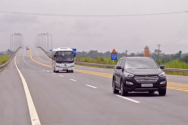 Dự kiến đến năm 2020 cả nước sẽ có 2.161 km đường cao tốc được đưa vào khai thác(Trong ảnh: Cao tốc Nội Bài - Lào Cai) - Ảnh: Khánh Linh