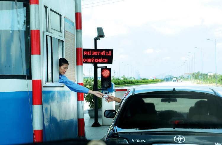 Cần có cơ chế chia sẻ rủi ro về doanh thu với các nhà đầu tư PPP nhưng không áp dụng tràn lan. Ảnh: Lê Tiên