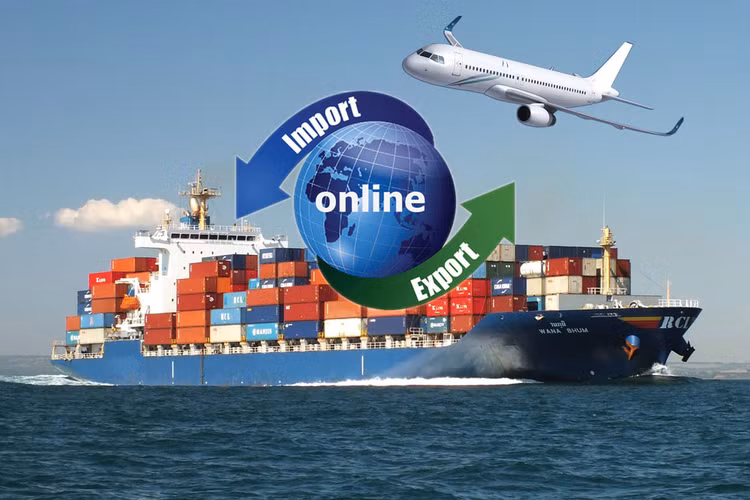 Thực hiện giao dịch thương mại điện tử sẽ mang lại hiệu quả lớn cho doanh nghiệp xuất nhập khẩu. Ảnh: Mai Quân