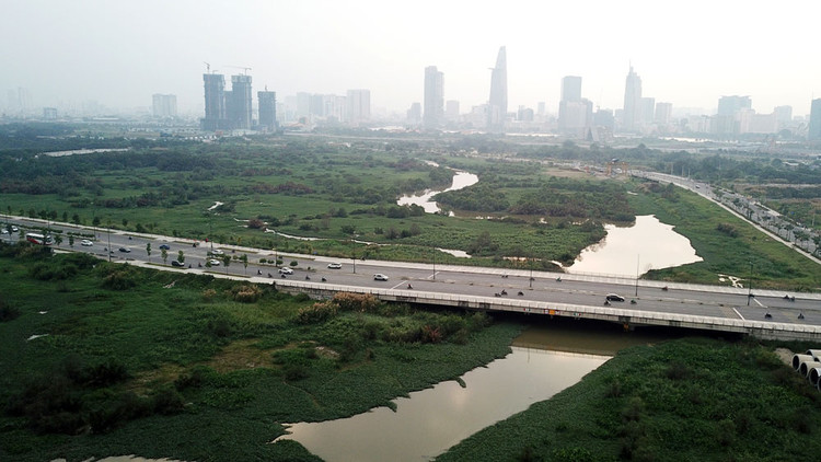 Phần lớn các địa phương chưa quan tâm đúng mức đến việc giải quyết việc làm hoặc chuyển đổi nghề cho người có đất bị thu hồi trong độ tuổi lao động. Ảnh: Song Lê