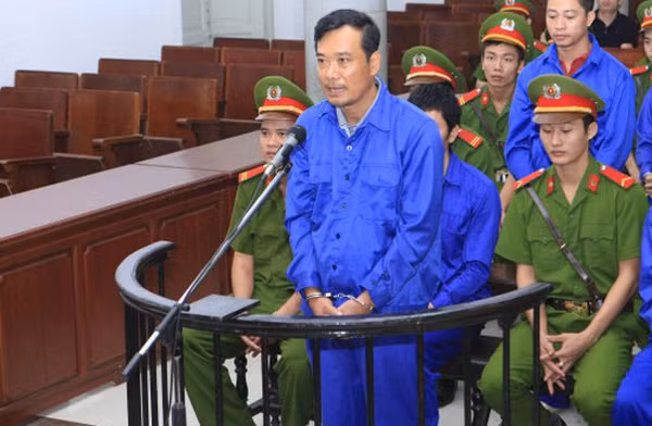 Bị cáo Trần Quốc Đông, nguyên Phó Tổng giám đốc Tổng công ty Đường sắt Việt Nam, nguyên Giám đốc RPMU tại phiên tòa xét xử sơ thẩm tháng 10/2015. Ảnh: Doãn Tấn