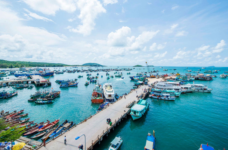 Với việc xây dựng môi trường đầu tư hấp dẫn, thông thoáng, minh bạch, 3 đặc khu được kỳ vọng sẽ tạo thành các cực phát triển kinh tế - xã hội mới của Việt Nam. Ảnh: Lâm Thanh Sơn