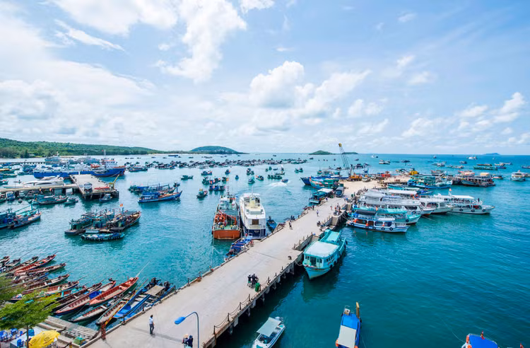 Với việc xây dựng môi trường đầu tư hấp dẫn, thông thoáng, minh bạch, 3 đặc khu được kỳ vọng sẽ tạo thành các cực phát triển kinh tế - xã hội mới của Việt Nam. Ảnh: Lâm Thanh Sơn