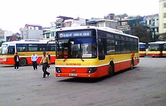 Xe buýt là một dịch vụ mà Hà Nội thực hiện rà soát lại đơn giá (ảnh nguồn Internet)