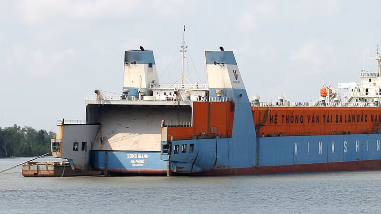 Tổng công ty Hàng hải Việt Nam (Vinalines) có nguyện vọng được nhận khoản tiền các bị cáo đã chiếm hưởng để xử lý, thu hồi. Ảnh: Lê Tiên