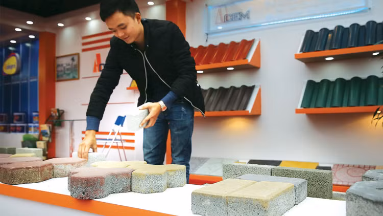 Tỷ lệ vật liệu xây không nung thay thế gạch đất sét nung đã đạt 28%, tiệm cận mục tiêu đến năm 2020. Ảnh: Tiên Giang