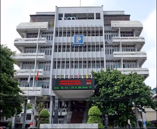 Cổ đông Petrolimex không muốn bù lỗ để cứu Petrolimex Singapore