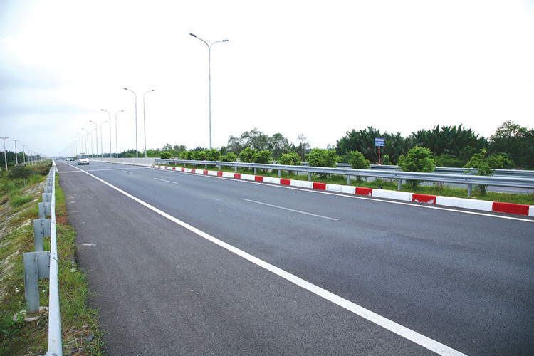 Phó Thủ tướng Trịnh Đình Dũng yêu cầu các bộ, ngành, UBND cấp tỉnh công bố danh mục dự án PPP làm cơ sở mời gọi đầu tư. Ảnh: Lê Tiên