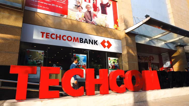 Khối lượng CP tăng thêm 200% sau khi lên sàn theo phương án tăng vốn điều lệ khiến Techcombank đối mặt với rủi ro pha loãng EPS. Ảnh: Lê Tiên