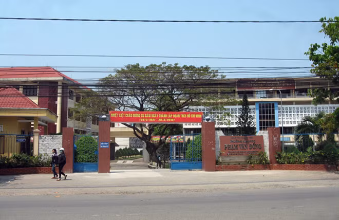 Trường Đại học Phạm Văn Đồng. Ảnh: Ngọc Phó