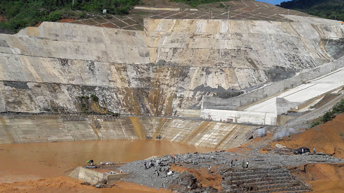 Hiện đang tập trung ưu tiên cho công tác tìm kiếm nạn nhân sự cố công trình Thủy điện Sông Bung 2. Ảnh: Thái An