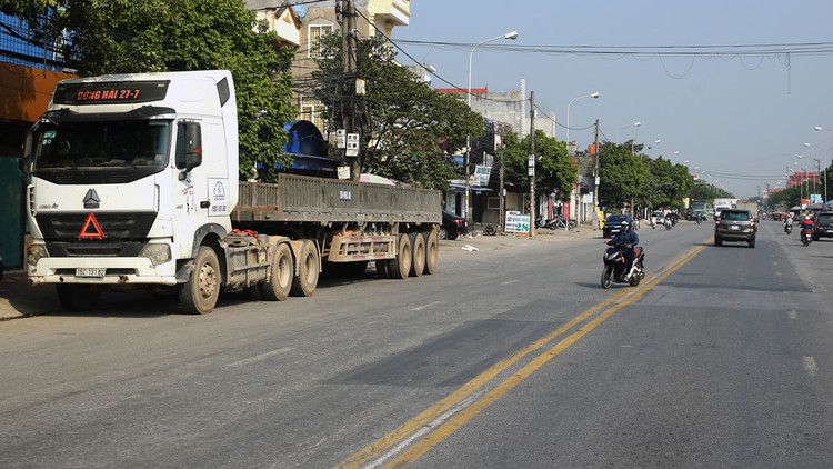 Hai gói thầu xây dựng đường tại huyện Thủy Nguyên có tổng giá trúng thầu hơn 530 tỷ đồng. Ảnh: Nhã Chi