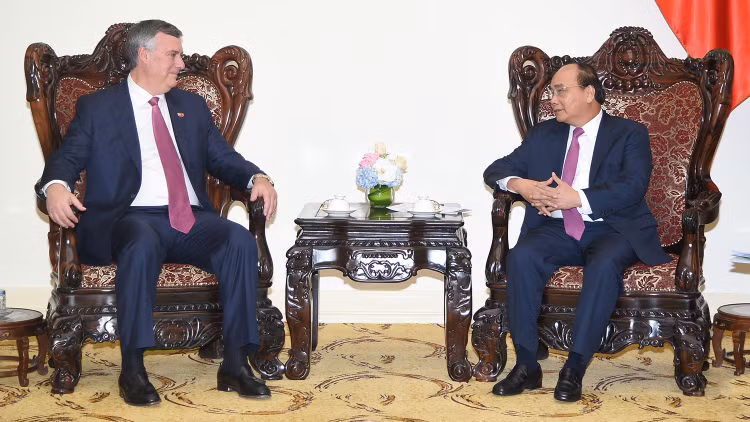 Thủ tướng Nguyễn Xuân Phúc tiếp Chủ tịch kiêm Tổng giám đốc Công ty Boeing Thương mại (Hoa Kỳ) Kevin Mc Allister. Ảnh: Quang Hiếu