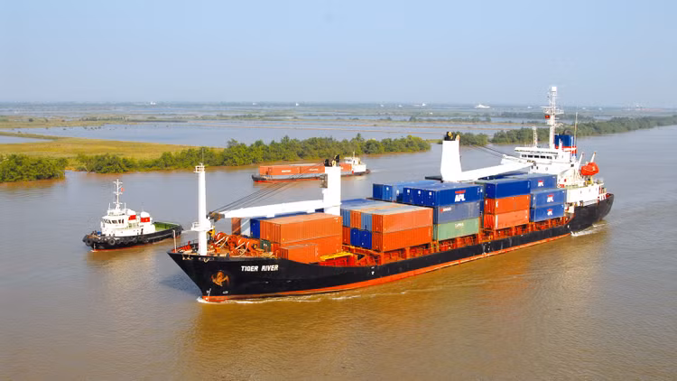 Tính đến hết tháng 6 năm 2018, đã có 20 mặt hàng đạt kim ngạch xuất khẩu trên 1 tỷ USD. Ảnh: Nhã Chi