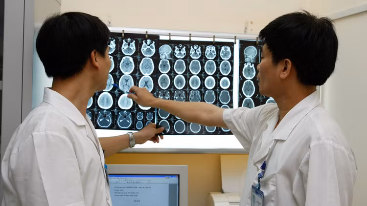 Có 13 nhà thầu mua HSMT Gói thầu số 59 Cung cấp và lắp đặt thiết bị chẩn đoán hình ảnh, nhưng chỉ có 5 nhà thầu nộp HSDT. Ảnh: Phú An