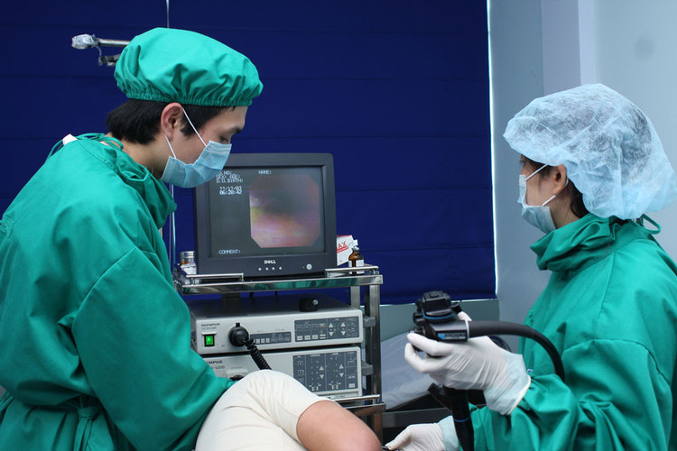 Với những lĩnh vực thiết yếu như giáo dục, y tế, xử lý rác thải..., sau khi chuyển đổi đơn vị sự nghiệp công lập thành công ty cổ phần, Nhà nước cần quản lý giá nhằm bảo đảm quyền tiếp cận dịch vụ của người dân. Ảnh: Tiên Giang