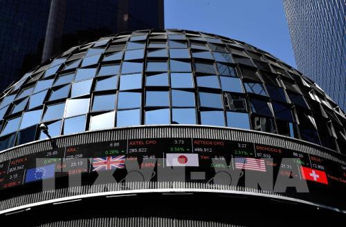 Chứng khoán châu Á trầm lắng trong phiên giao dịch đầu tiên của Năm mới. Ảnh: TTXVN