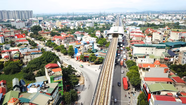 Sau nhiều lần “lỡ hẹn”, người dân vẫn phải tiếp tục mòn mỏi chờ vận hành Dự án Đường sắt đô thị Hà Nội, tuyến Cát Linh - Hà Đông. Ảnh: Lê Tiên