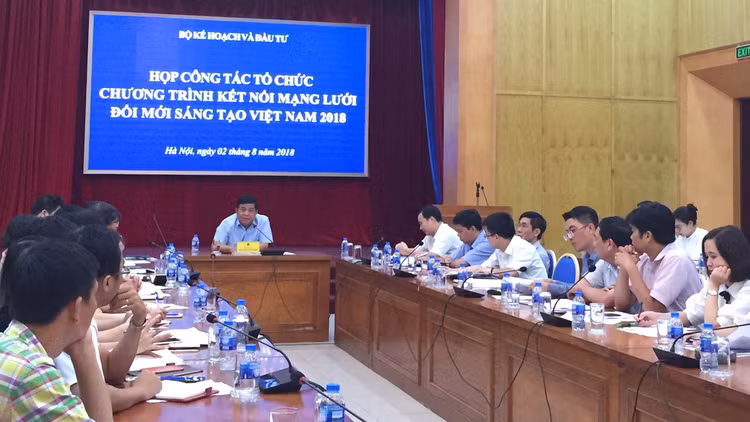 Bộ trưởng Nguyễn Chí Dũng chủ trì cuộc họp công tác tổ chức Chương trình kết nối mạng lưới đổi mới sáng tạo Việt Nam 2018. Ảnh:Trung Hiếu