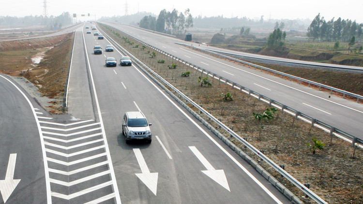 Để có nhiều nhà đầu tư tham gia dự án BOT thì phải có một thị trường rộng hơn và cơ quan nhà nước phải minh bạch. Ảnh: Tường Lâm