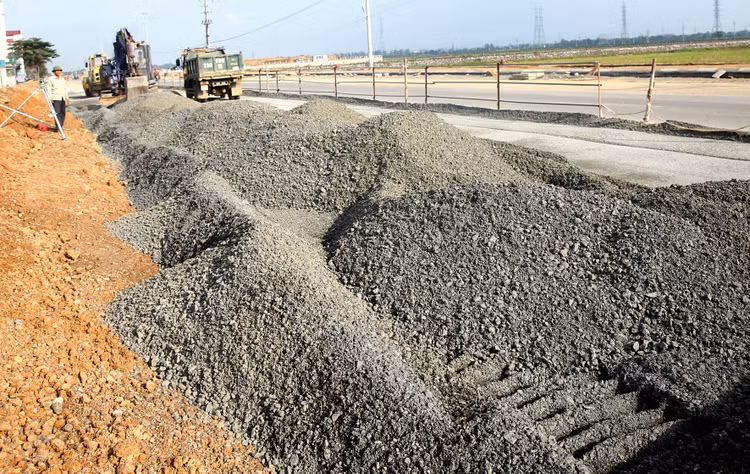 Gói thầu LS 02 Xây dựng cải tạo, nâng cấp đường Hoa Thám - Quý Hòa - Vĩnh Yên, huyện Bình Gia, tỉnh Lạng Sơn (ĐH.61) Đoạn 2: Km11+008 Km23+232,20 được nhiều nhà thầu lớn quan tâm. Ảnh minh họa: Tiên Giang