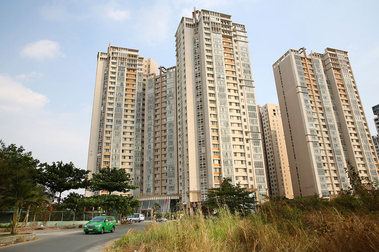 Tại TP.HCM, nhiều dự án chung cư đã hoàn thành lại rẻ hơn so với dự án mới triển khai. Ảnh: Lê Tiên