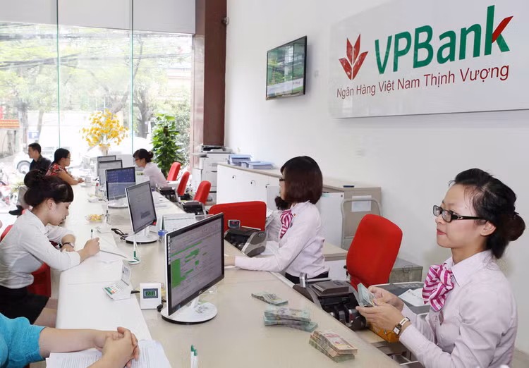 Lợi nhuận trước thuế năm 2017 của toàn hệ thống ngân hàng tăng khoảng 40%. Ảnh: Nhã Chi