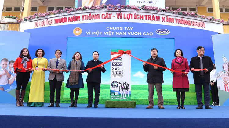 Vinamilk luôn giữ vững chiến lược vừa tập trung kinh doanh, vừa chú trọng phát triển và đóng góp cho cộng đồng