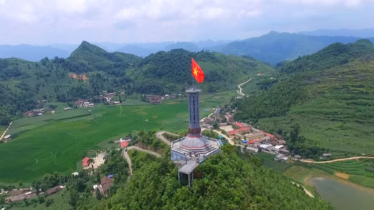 Cột cờ quốc gia Lũng Cú (Đồng Văn, Hà Giang)