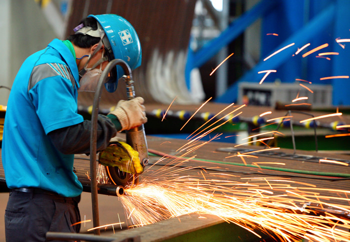 44,1% doanh nghiệp dự kiến lượng đơn hàng quý III này sẽ cao hơn quý II. Ảnh: Đức Thanh