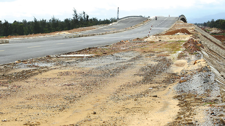 Thủ tướng Chính phủ yêu cầu các bộ, ngành và địa phương tập trung hoàn thành việc thông báo và giao chi tiết kế hoạch đầu tư công năm 2017. Ảnh: Lê Tiên