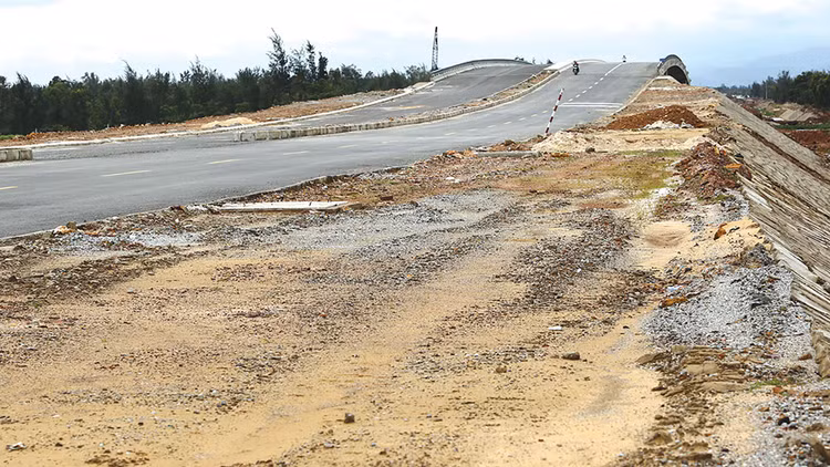 Thủ tướng Chính phủ yêu cầu các bộ, ngành và địa phương tập trung hoàn thành việc thông báo và giao chi tiết kế hoạch đầu tư công năm 2017. Ảnh: Lê Tiên