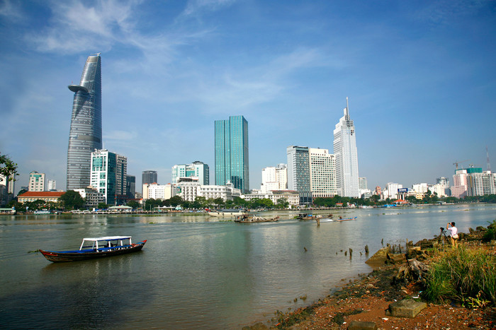 Việc kết nối giao thông Khu đô thị mới Thủ Thiêm với Khu trung tâm TP.HCM là rất bức thiết. Ảnh: Lê Tiên