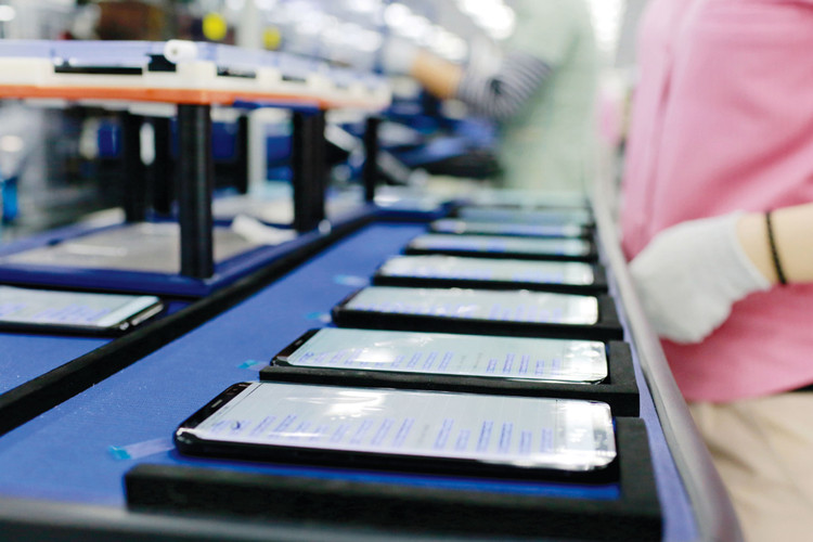 Samsung mang lại kim ngạch xuất khẩu 53,3 tỷ USD năm 2017, chiếm gần 24,9% tổng kim ngạch xuất khẩu của cả nước. Ảnh: Trần Việt Hưng