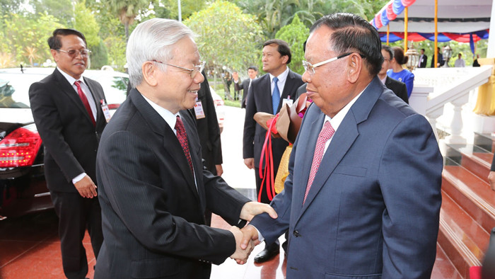 Tổng Bí thư Nguyễn Phú Trọng và Tổng Bí thư, Chủ tịch nước Lào Bounnhang Volachith nhất trí duy trì các cuộc tiếp xúc thường xuyên giữa lãnh đạo cấp cao hai Đảng, hai nước. Ảnh: Trí Dũng - TTXVN