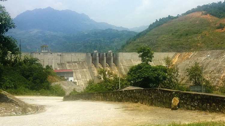 Lưu lượng nước về hồ thấp, sản lượng điện giảm khiến nhiều doanh nghiệp thủy điện giảm lợi nhuận, thậm chí thua lỗ. Ảnh: Lê Tiên