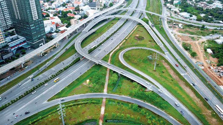 Đột phá thể chế để khơi thông nguồn vốn tư nhân