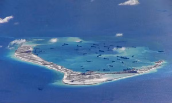 Trung Quốc bồi lấp trái phép ở đá Vành Khăn, thuộc Trường Sa của Việt Nam. Ảnh:Reuters.