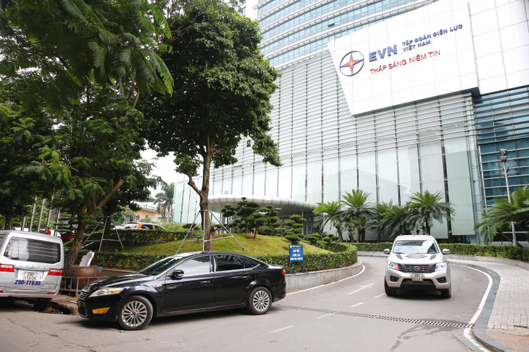 Tập đoàn Điện lực Việt Nam có tỷ lệ giá trị gói thầu áp dụng đấu thầu qua mạng chiếm 58,1% tổng giá trị các gói thầu. Ảnh: Lê Tiên