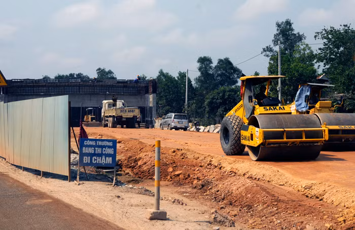 Theo dự thảo kế hoạch đầu tư công trung hạn 2016 - 2020, mức vốn kế hoạch bố trí cho từng dự án không vượt quá 90% tổng mức đầu tư đã được phê duyệt. Ảnh: Lê Tiên