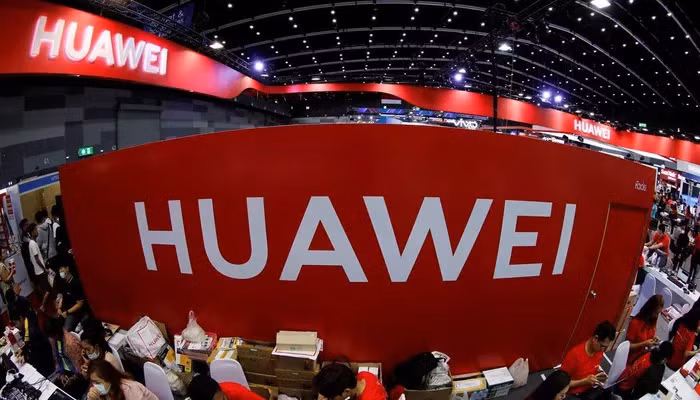 Huawei đang đương đầu sức ép lớn từ Mỹ - Ảnh: Reuters.